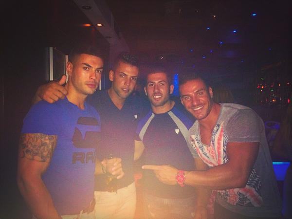 Jossi_M_Reina's tweet photo. Con mis gitanos!!! @RubenPuertas1 @IbanSegura @MaykelSanchez4 http://t.co/ejwSkqT5KR