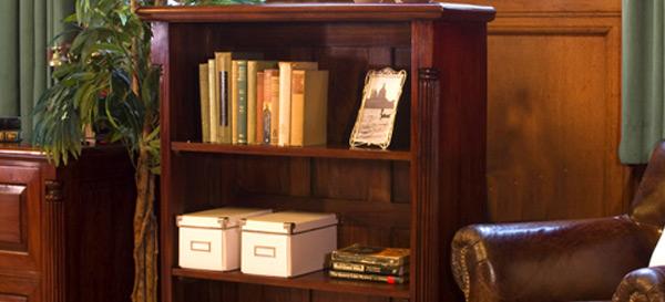 #HomeDecorIdeas Classic oak bookcases > bit.ly/1kuS3jJ