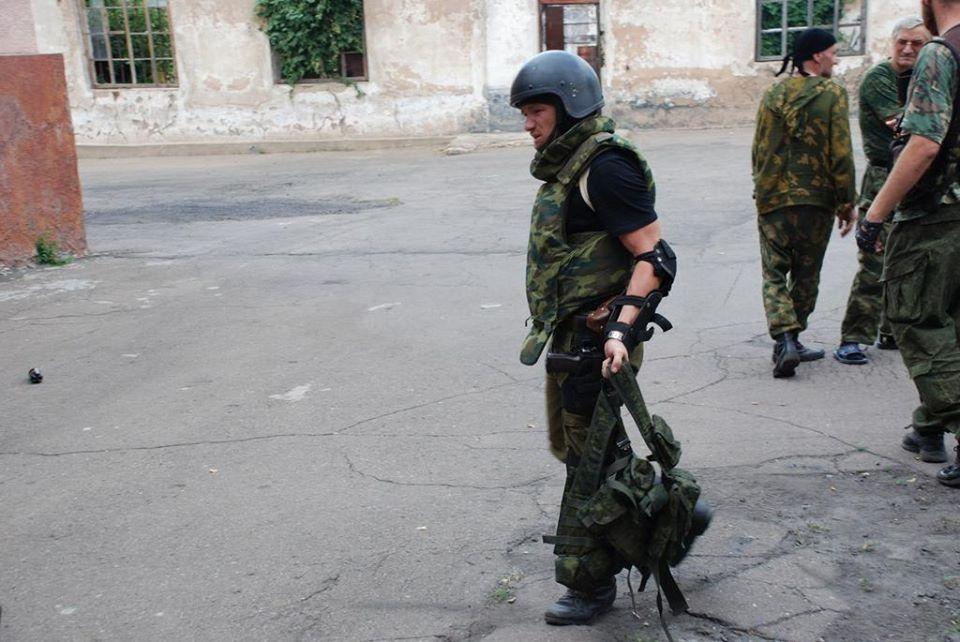  Жена террориста Мотороллы пошла воевать с муженьком! 