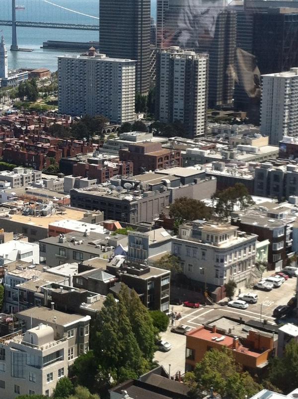 borbaandria's tweet photo. .@CBSSF as seen from the top of Coit Tower, Telegraph Hill #LookForThe SatelliteDishes #PlayingTouristInMyOwnCity http://t.co/iK6HqymyRV