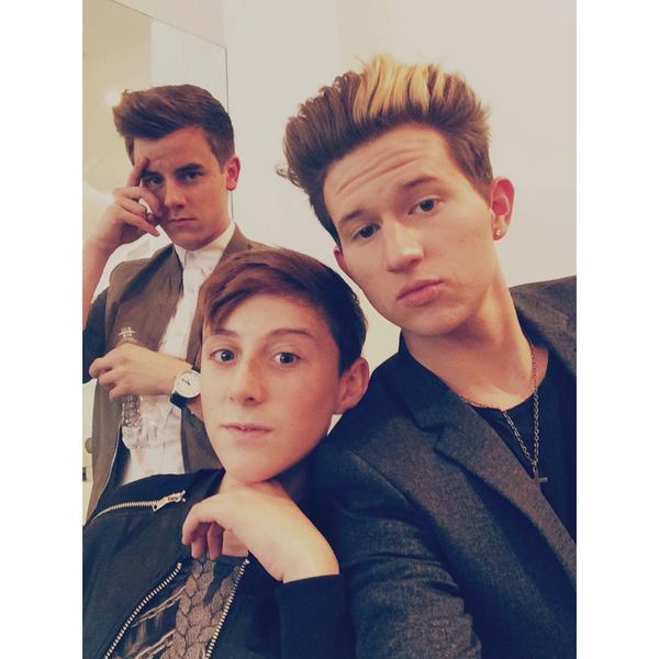 RickyPDillon's tweet image. TCAs here we come @TrevorMoran @ConnorFranta instagram.com/p/riFb_KlpkX/ ..