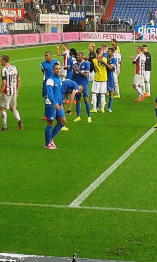 1990Kellyy's tweet photo. Vandaag genoten! @MemphisDepay gezien in Tilburg ♥♥♥ http://t.co/FC9KOmZjMu