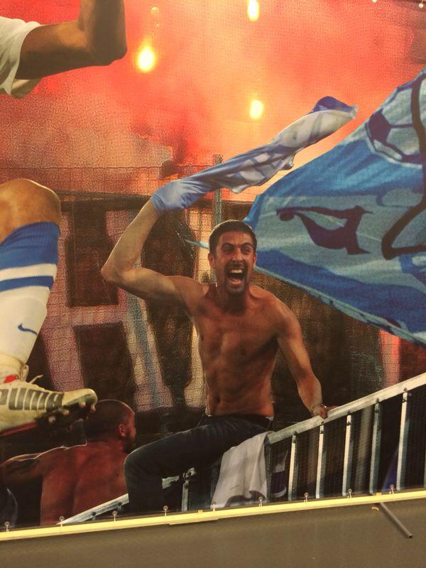 eugene_fcdd's tweet image. Очень крутой и атмосферный баннер появился у выхода с гостевой раздевалки на #ДнепрAрене! #fcdd #fcdnipro