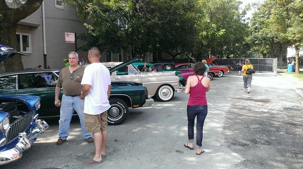 Retro On Roscoe tweet media