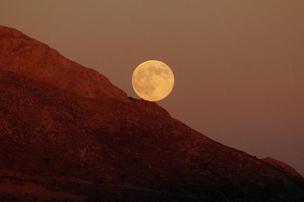 Global_Exc's tweet photo. #FOTOGALERÍA: 20 postales de la 'superluna' de agosto. http://t.co/hTby6QrWLQ http://t.co/m3Cm1ogddy