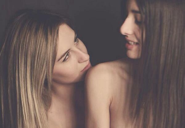 Efflya's tweet photo. “@16h25_: Bonsoir. Vous formez un joli couple. http://t.co/NJtbiAxUcl”