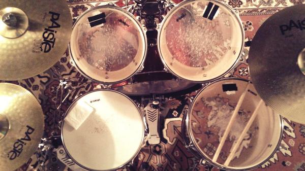 Después de un mes y pico.. vuelvo a las baquetas, había ganas!! :)) #drumming