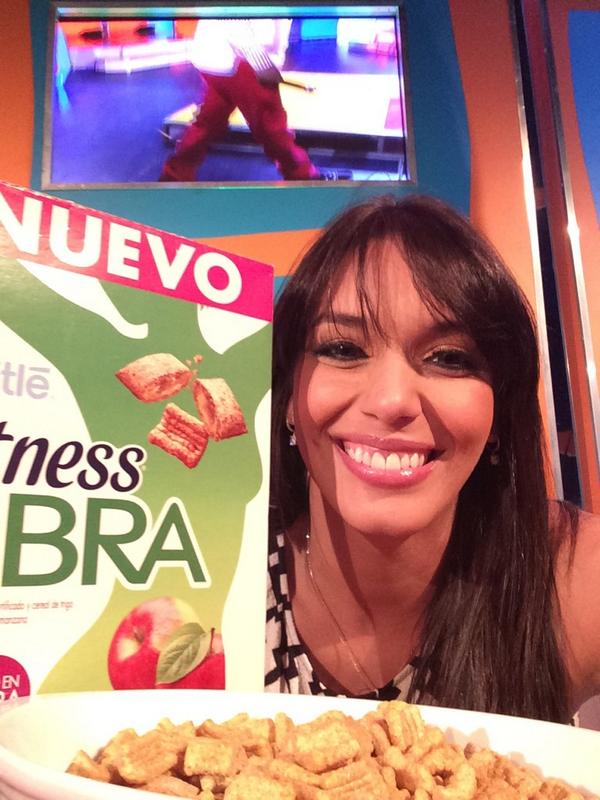 honyestrella's tweet photo. #AmoLaFibra sabrosa!!!!!!!! @NestleFitnessRD nada mejor para mantener la línea. http://t.co/ICArEv1tZz