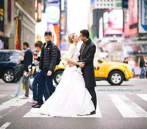 itsdreamwedding's tweet photo. Fashion Photobombs: 8 Hilarious Fashion Mix-Ups 

Found at http://t.co/2PKx85Jcd8 http://t.co/mYWUDGMqnI