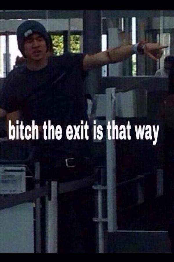 CalumHood_BA's tweet photo. I'm just out of here. Here is Calum saying bye. http://t.co/mTGZMDTkeI