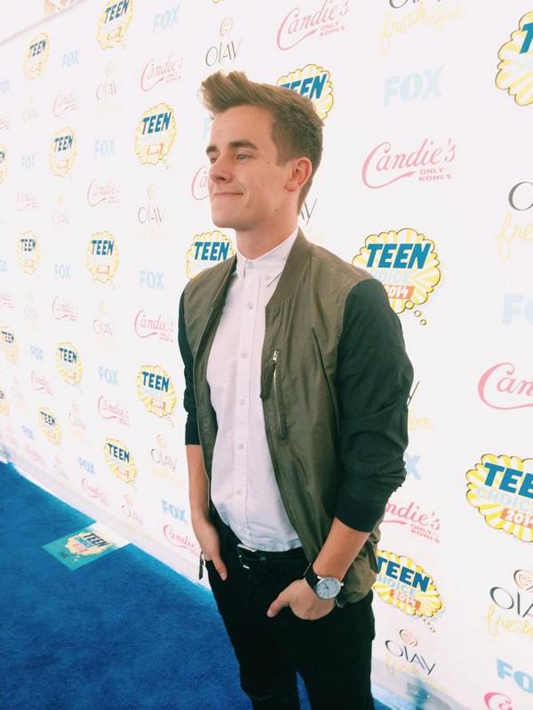 CuteO2Lpics's tweet image. Connor at the #TeenChoiceAwards