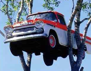 VIPAutoShipping's tweet image. Now that is a parking job! Have a great Sunday everyone!