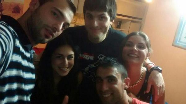miguel_czrl's tweet photo. Grandes momentos, con mejor gente. @Yarrapablo @italohispano84 @SaizSaray @SaraMLop http://t.co/ysqRYunmbE