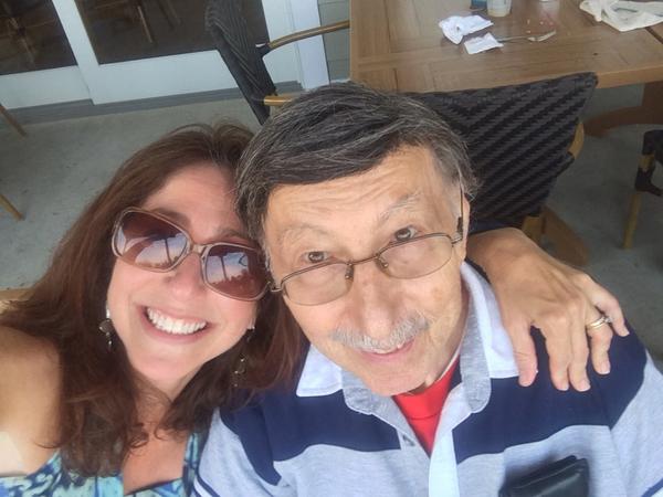 BalloonLisa's tweet photo. My 86 year old dad's first time in a selfie! Can we PLEASE get a retweet for him? http://t.co/Ubv8vyLtpT
