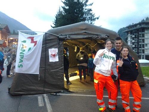 AnpasVda's tweet photo. anche #AnpasVda presente a #nottebianca #Ayas #Vda #volontari #orgoglioAnpas @Anpasnazionale http://t.co/aUvxbUGNmZ