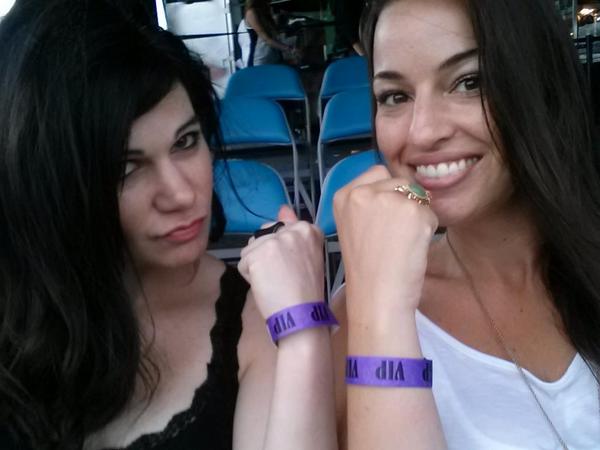 lisamariechat's tweet photo. #APMusicSeries #VIP at @googoodolls thanks @IllinoisLottery! @Laura_404 http://t.co/dQYeUh0v6g