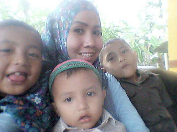 lia_ibrahim's tweet photo. My niece http://t.co/v3fQXMytCp