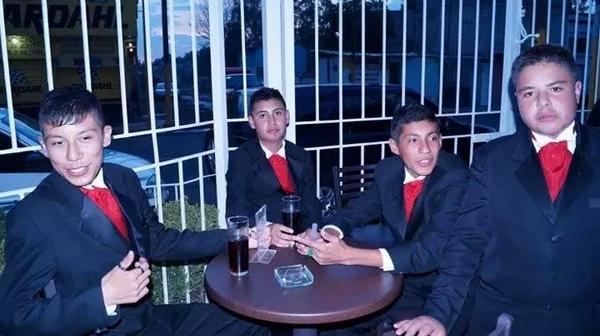 JmJmbr's tweet photo. Qué genial esta mi traje http://t.co/7R6LqfBaPy