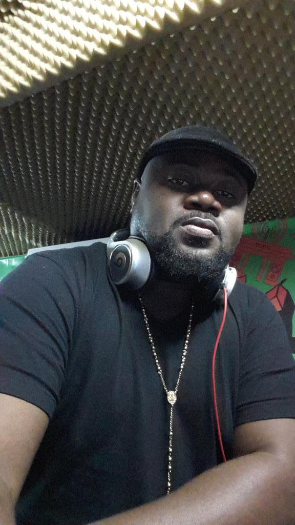 Y1079FM's tweet photo. ♪ ♫ @sammyforson #OnAir #nowplayng ▶ #LikeMyThing @shattawalegh #mydmorningradioshow Inspiring BigBeats Only! http://t.co/u1WU3zgMqX