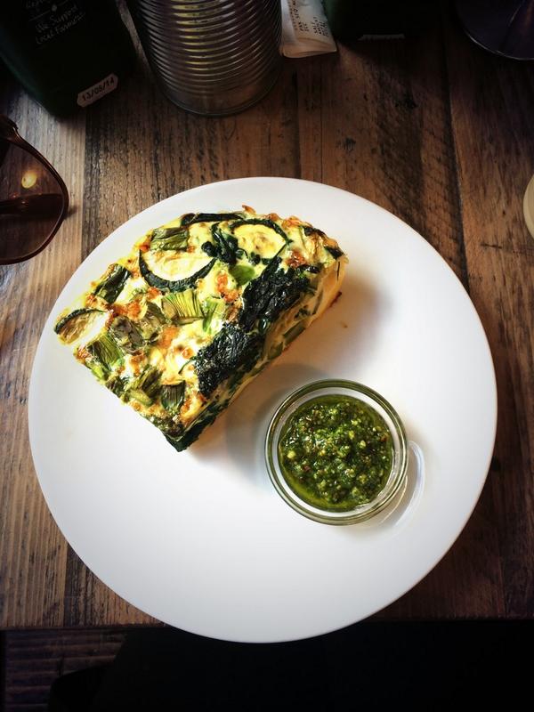 TanyaBurr's tweet image. My breakfast: egg whites with asparagus, courgette and spinach #healthy