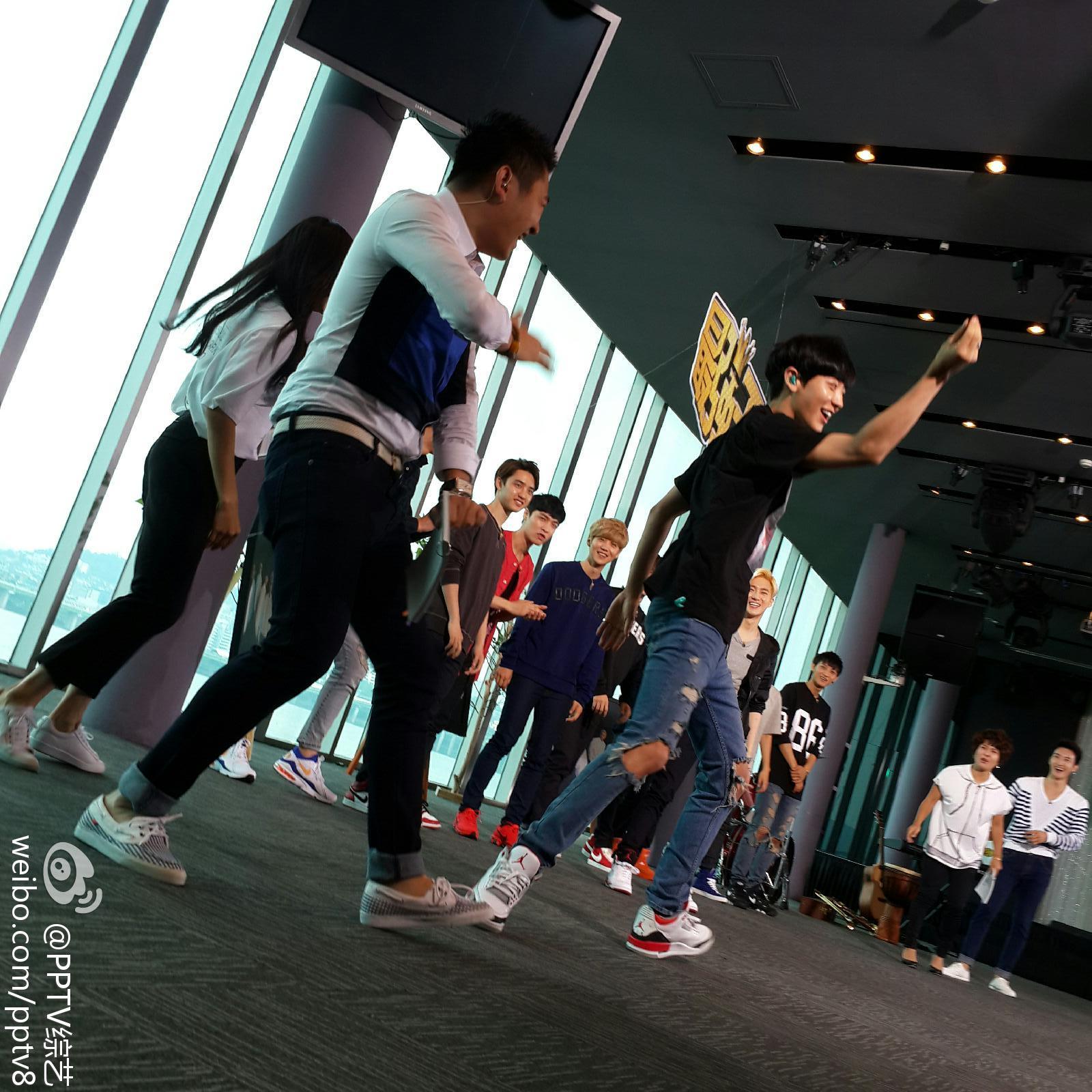 BuvGDEgCYAAQ1RS.jpg:large