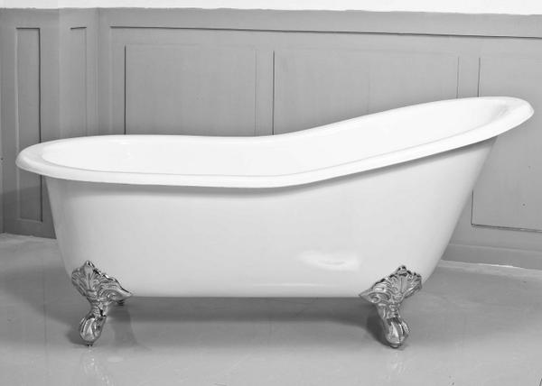 Leipzig cast iron bath.