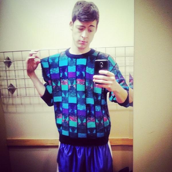 Again, I'm trending in the U.S. #SelfieForJacob send me yo selfies Ayyyyyy #ApplePudding