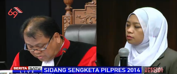 btvidofficial's tweet photo. Saksikan lanjutan sidang sengketa Pilpres 2014 langsung dari gedung MK http://t.co/rLQARBDqzt #SpecialReport http://t.co/ZNHAytu5vi