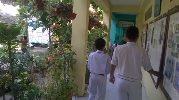 2014Englishday's tweet photo. Well they're looking for the prizes! How enthusiast 😳 http://t.co/Xbt2S3Y5TJ