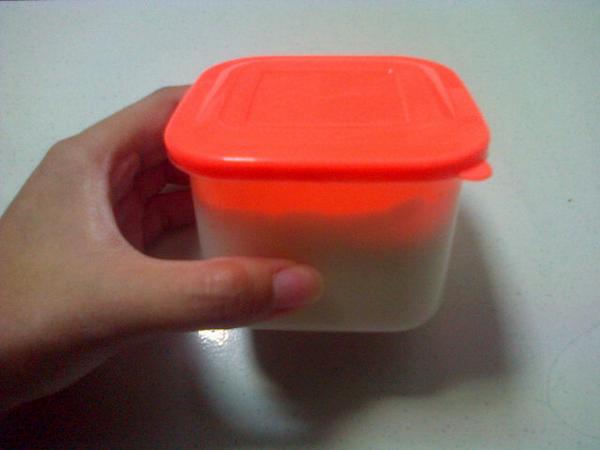 IccShop's tweet photo. Handbody racik memutihkan dalam pemakaian rutin kurang lebih 2minggu, isi 100ml. IDR 125rb ;) http://t.co/42VLcH5Bqa