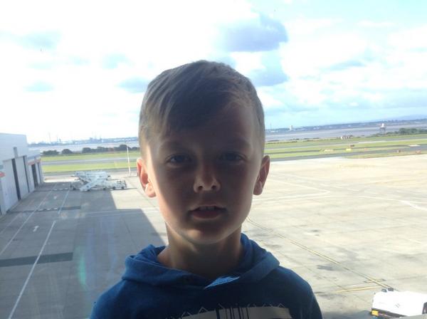 FBlaydes's tweet photo. Just waiting for the plane at the airport and ready to go on holiday!!!! http://t.co/MxlKu4TcTa