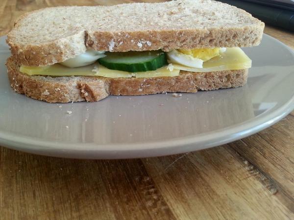 Sempie97's tweet photo. Broodje gezond van chef @J04NNEE http://t.co/Ni91pdBRnM