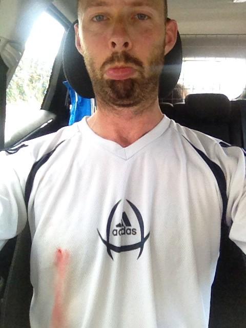 GrrBro's tweet photo. Poor choice of T-shirt, #NippleChafe http://t.co/4NIu5CjOna