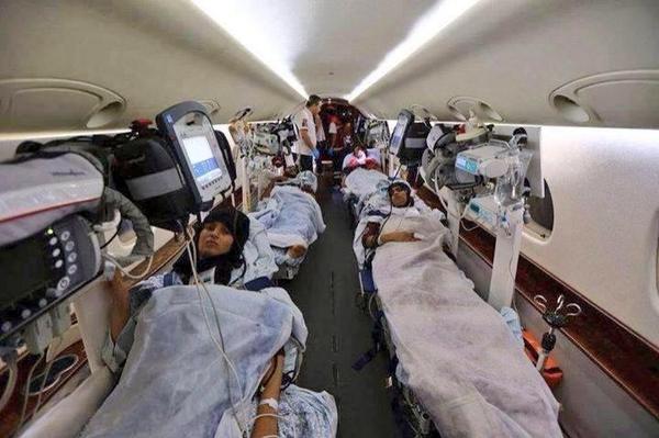 Turkse vliegtuigen die gewonden van uit #Gaza vervoeren naar Turkse ziekenhuizen. #Respect #FreeGaza