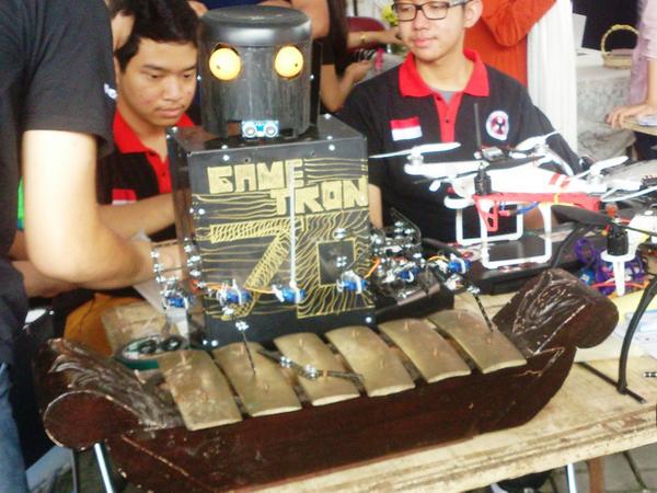 Guys! introducing Robot Gamelan by <a href="/SKIR70/">SKIR SMA Negeri 70</a>