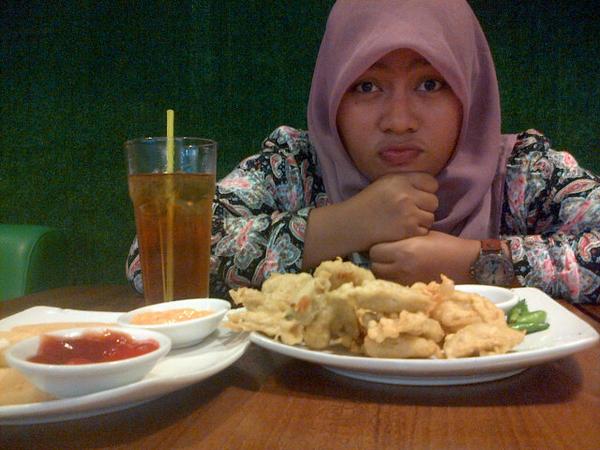 Yankee_ta's tweet photo. #TeaHouse #CitraLand Semarang http://t.co/WKXuvDP7M1