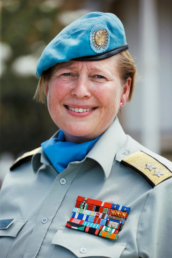 UN's tweet image. 1st female @UNPeacekeeping force commander started work this week w/ @UN_CYPRUS. info here: ow.ly/Adk6I