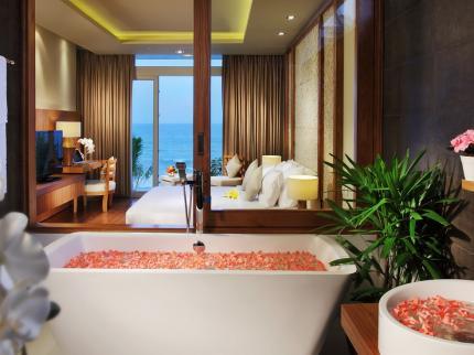 AsiaRooms's tweet photo. RT, Follow and NAME this 4* hotel to #WIN a FREE stay: http://t.co/FBXKUgIKHV #TripTuesday #Contest Winner at 6pm. http://t.co/8hYkjh7GlT