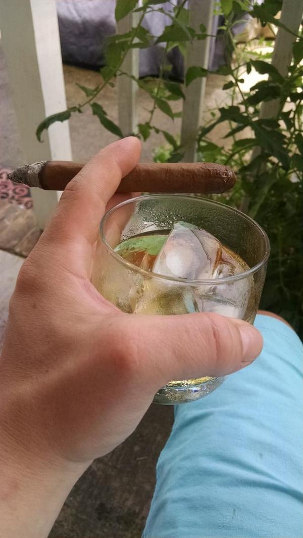 chefwesleyadams's tweet photo. Monday fun day Chillin #cigars #JAMESON http://t.co/KztNF9bvNP