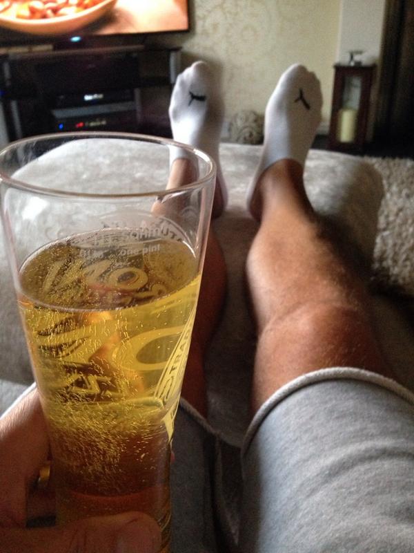 petemcki's tweet image. Feet up shorts on, Westons in hand #cider #chilling #helpsleep #JoinMe