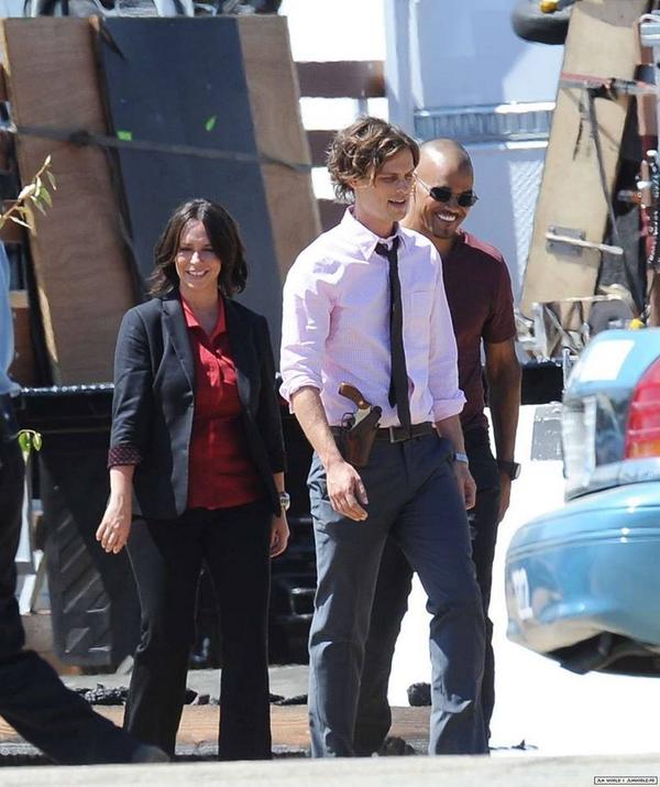 JLHOnline's tweet photo. More photos of Jennifer Love Hewitt on the set of Criminal Minds on July 21, 2014 http://t.co/IXphvdFyEP