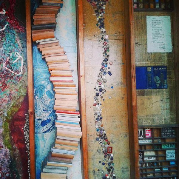 AuthorNiseyK's tweet photo. My discovery today
#thecakecafé #writing
#coolspoons #pleasantsplace #citylife #iwillbeback
🍵🍴🌺 @CakeCafeDublin http://t.co/ALMNvJYEPw
