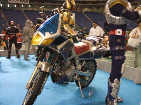 八神龍司 ちなみに剣崎さん 仮面ライダー剣の専用マシン ブルースペイダー のベースマシンになっているのはこちら ホンダ Xr250 オートバジンやガタックエクステンダーのベースにもなっているらしいね Http T Co Zfdwdrlbmj Twitter