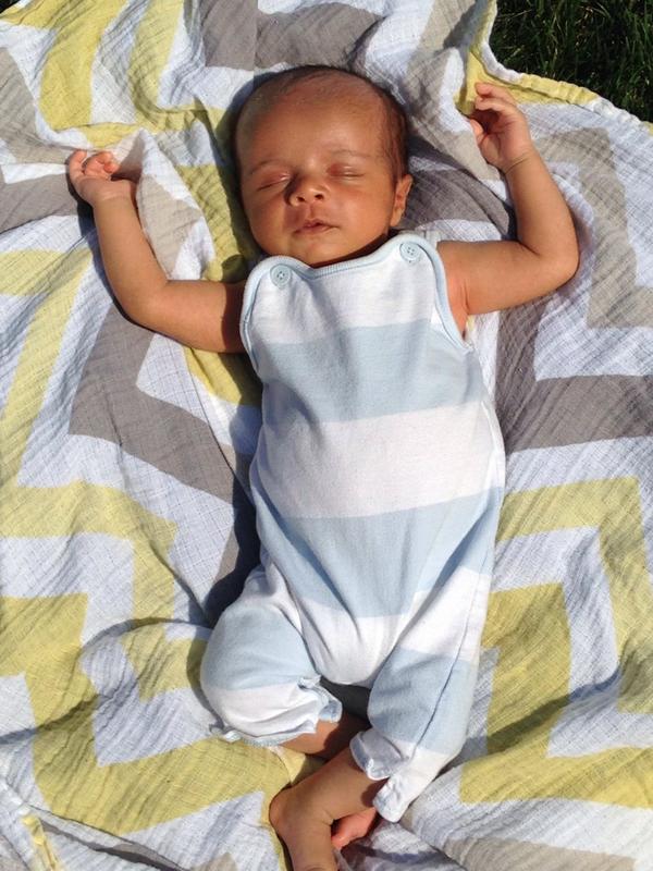 ittybittyally's tweet photo. Enjoy, give yourself grace, &amp; let people help. Love on that baby &amp; yourself! My baby boy is 1 month! #OrangeRoom http://t.co/wcAfQeCzo0