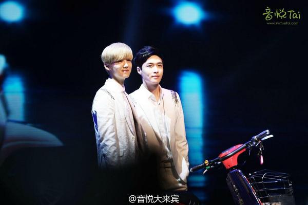 itslaydo's tweet photo. [HQ] 140808 Luhan &amp; Lay at AIMA Bike Fanmeet Event (cr:音悦大来宾) http://t.co/dOu4xDOGJ5