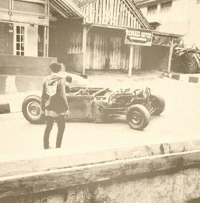 FMRZL's tweet photo. Yihaaa was born rat on the road @KINGpen_kkk #kustom #kuningan #westjava #kustomrule #oktober http://t.co/lbYCOkJLRG