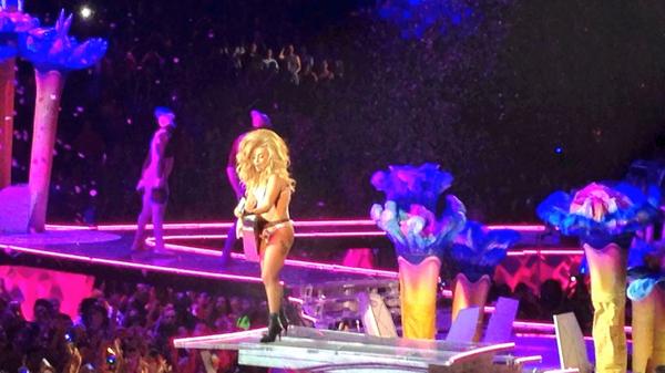 callmejonazzz's tweet photo. Finally I went to a Lady Gaga's concert - THE ARTPOP BALL TOUR 😱 http://t.co/3xyCCF0mA7