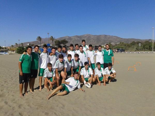 CordobaCF_ofi's tweet photo. El Cadete A y el Infantil A han disfrutado de una jornada de entreno en la Playa de los Álamos. #FútbolBaseCCF http://t.co/QMjkajvVW7