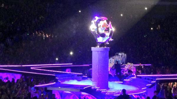 callmejonazzz's tweet photo. Amazing! - THE ARTPOP BALL TOUR - Lady Gaga artRAVE http://t.co/Z40j2PXboI