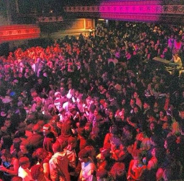 allraw_lova's tweet image. “@YABOYSWAAG: The hype behind GoldRush ◾️◽️✨ #VCUWelcomeWeek2k14 http://t.co/7qy55NOOpO”yo wild shit wild shit bro